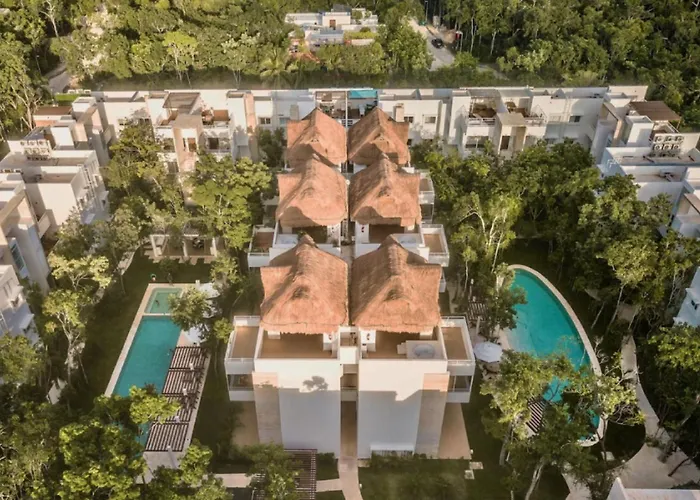 Serene Private Rooftop Jacuzzi Penthouse 2 Pools 5 Min To Beach + Gym