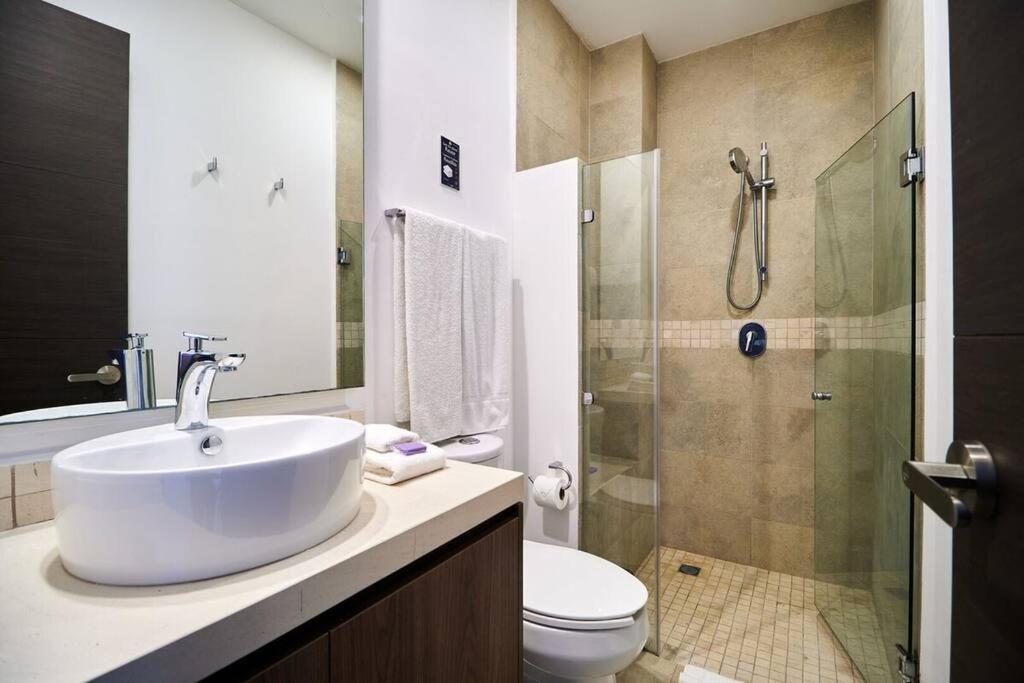 Serene Private Rooftop Jacuzzi Penthouse 2 Pools 5 Min To + Gym Apartamento
