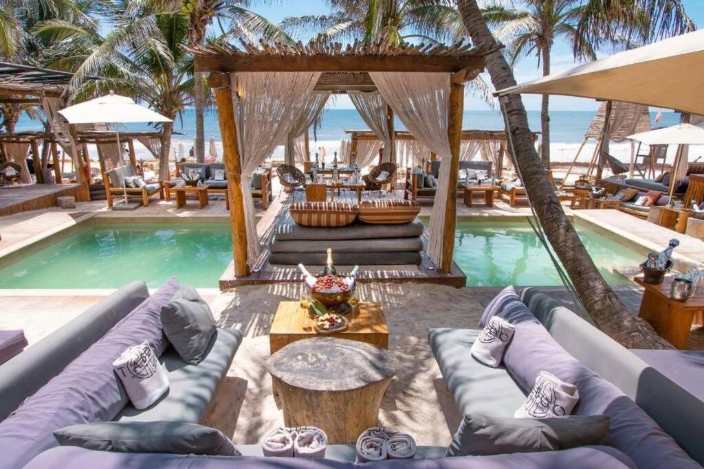 Serene Private Rooftop Jacuzzi Penthouse 2 Pools 5 Min To + Gym Apartamento Tulum